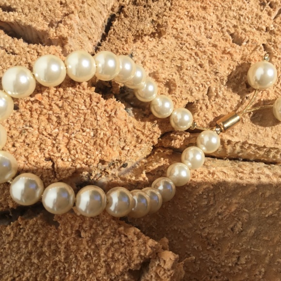 Bracelets - Picture 4 of 9